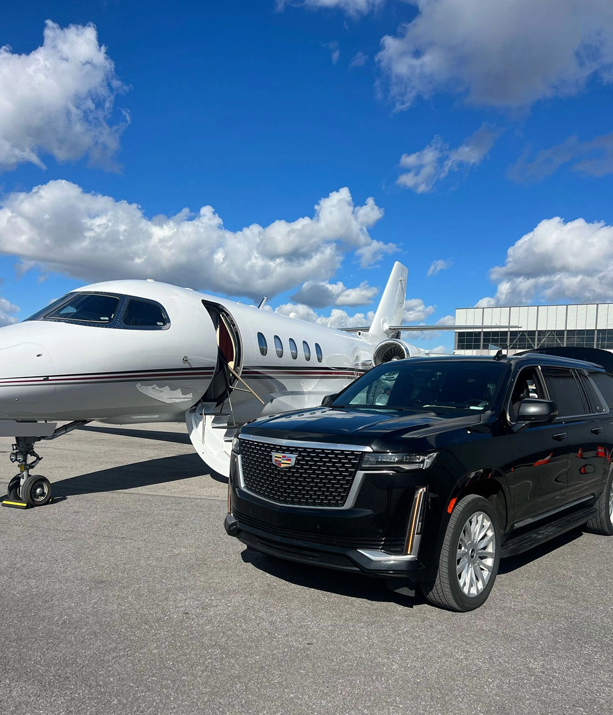 Luxury Airport Transfers in Montreal